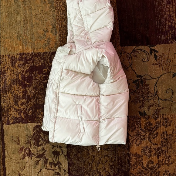 Gap women’s recycled puffer vest - Picture 5 of 9